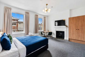 Portsea Place - designer king studio and parking